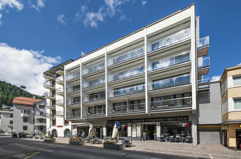 Hotel Loeffler St. Moritz Exteriör bild
